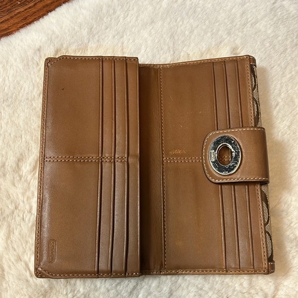 Coach Monogram Canvas Signure Turn Wallet - Picture 4 of 12